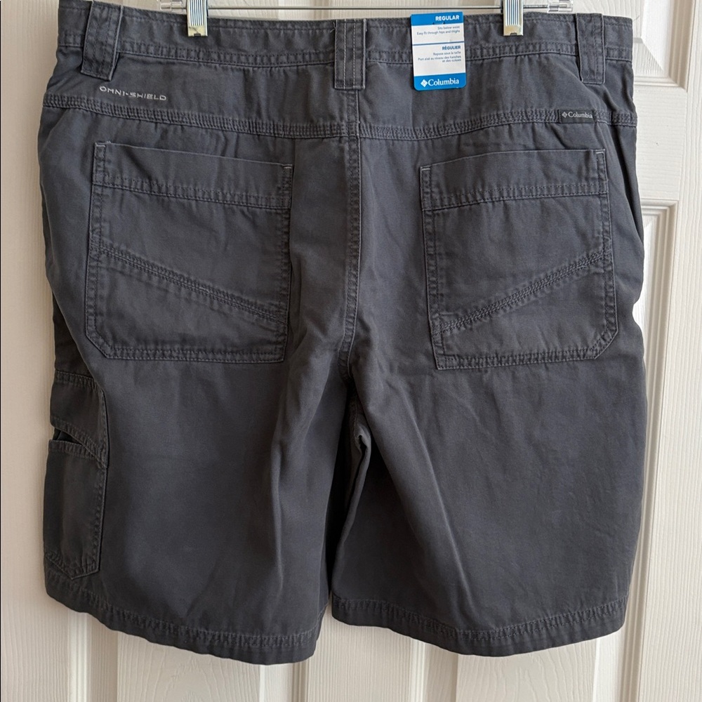 Columbia Men’s short. Gray. Size 38 - Picture 4 of 8